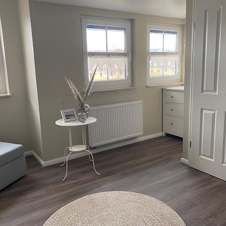 Ferienwohnung "Alter Gutshof" Huehnergott Sellin  Esterno foto